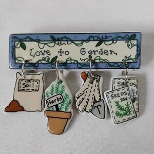 Gardeners "Love to Garden" Lapel Pin Soil, Herbs, Gardening Equipment & Seeds